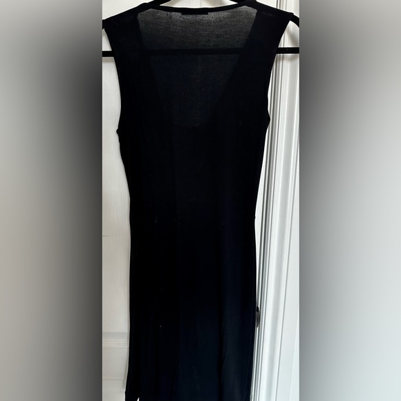 TAHARI THE LITTLE BLACK SLEEVELESS V-NECK DRESS SIZE XS - Picture 4 of 10